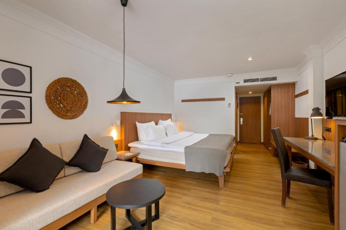 Sunprime Kamala Beach Resort