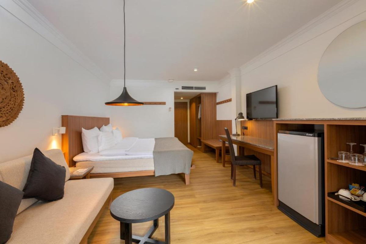 Sunprime Kamala Beach Resort