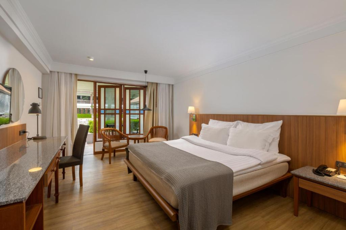 Sunprime Kamala Beach Resort