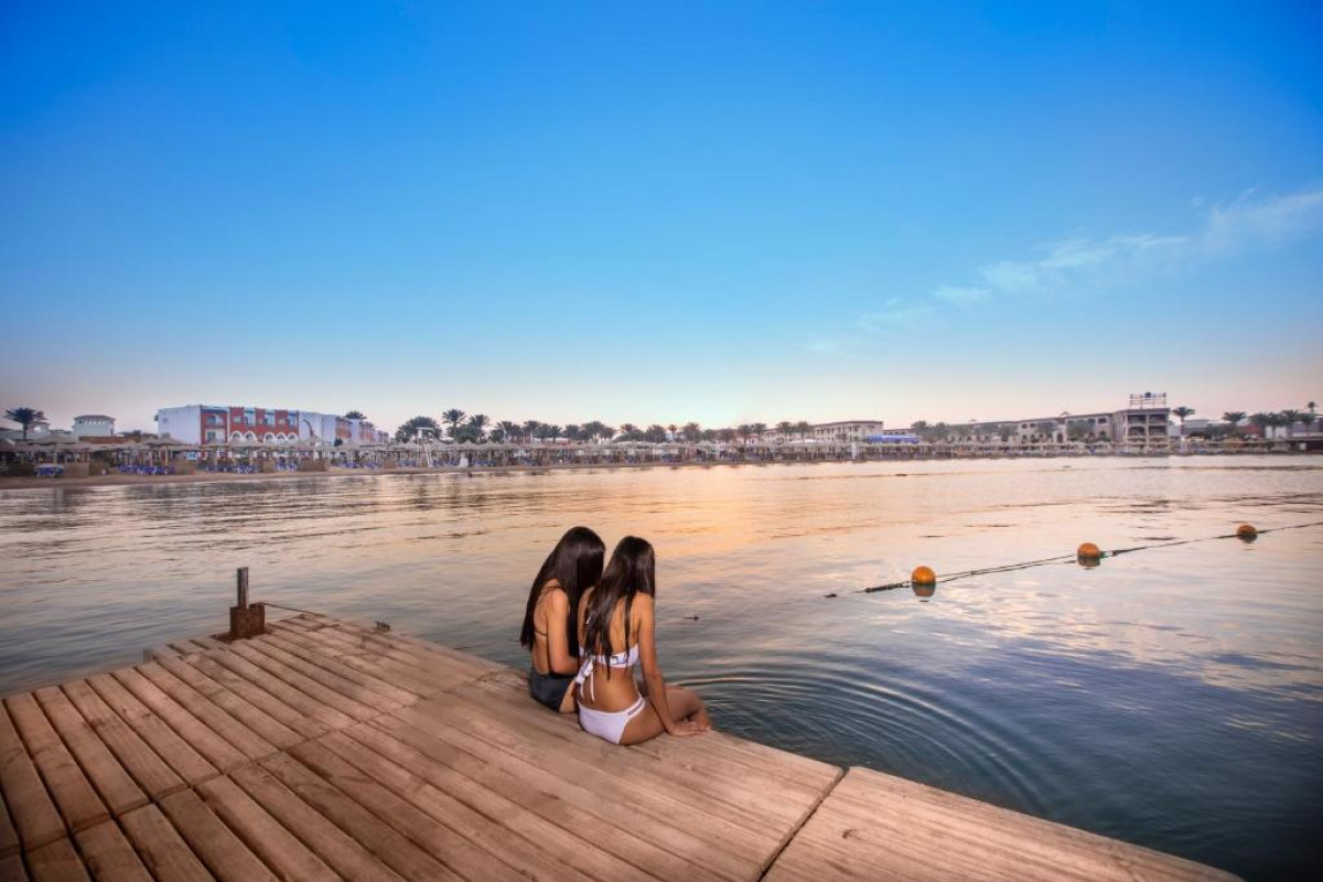 SUNRISE Garden Beach Resort
