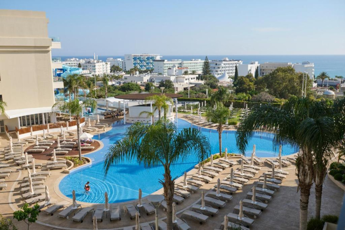 Sunrise Oasis Hotel