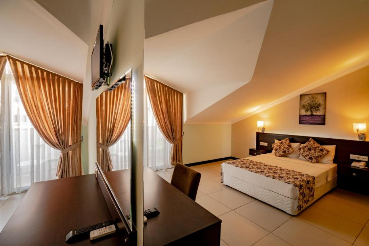 Sunshine Holiday Resort