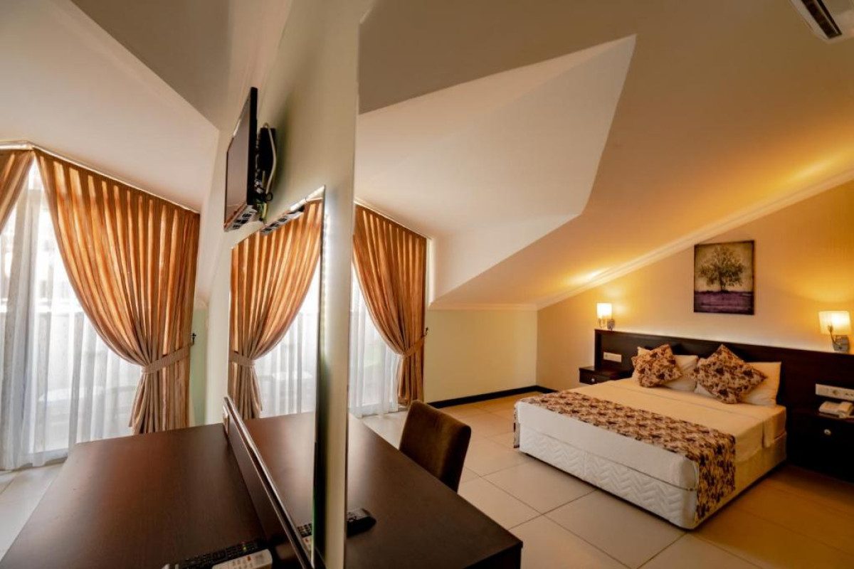 Sunshine Holiday Resort