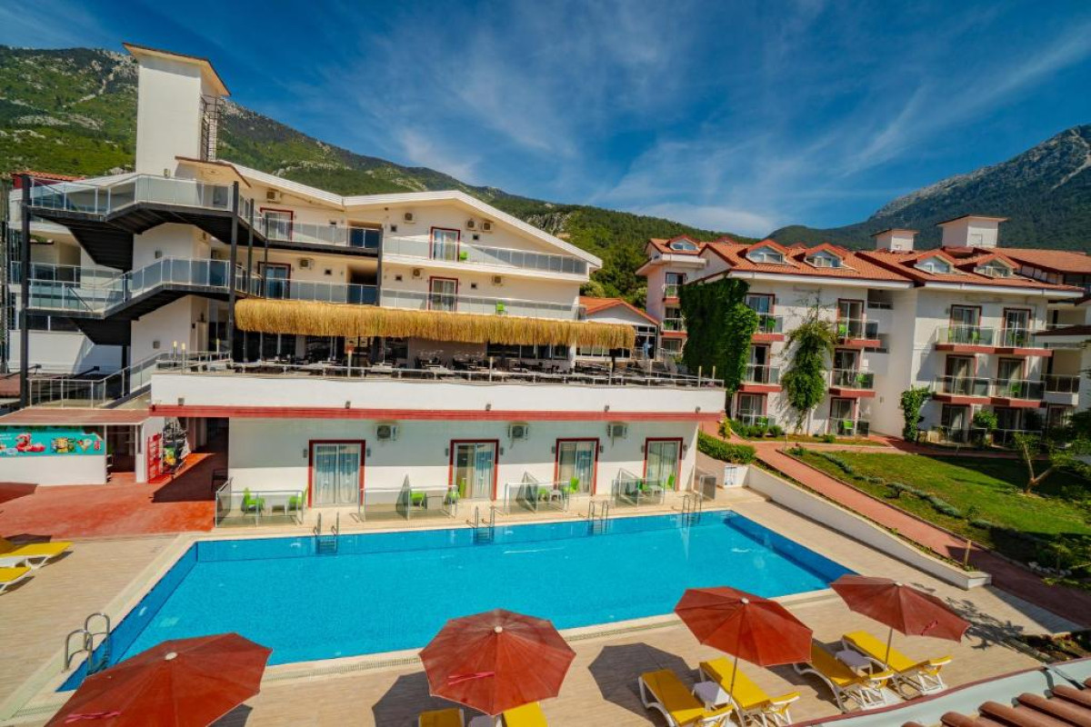Sunshine Holiday Resort