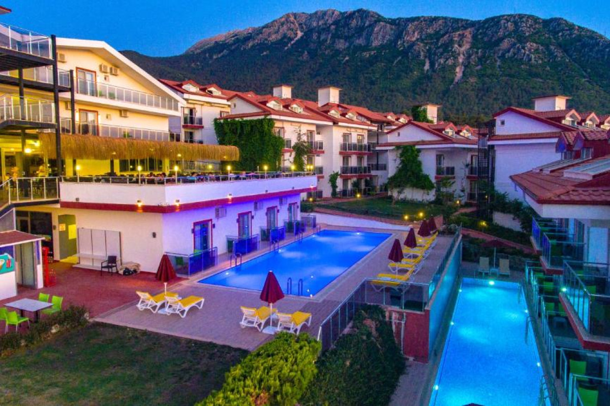 Sunshine Holiday Resort