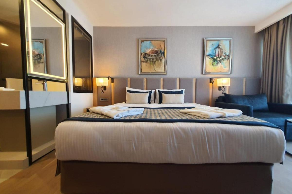SUNTHALIA HOTELS & RESORT PARTY (+16 ADULT ONLY)