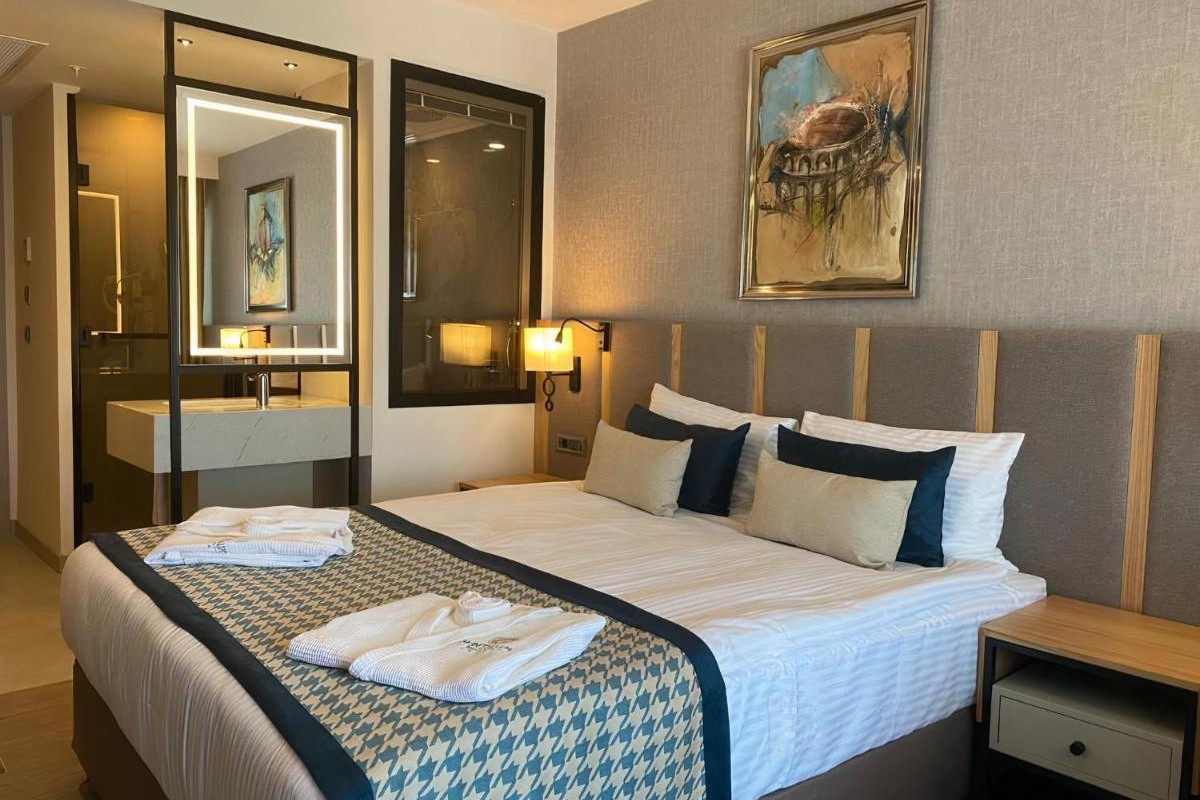 SUNTHALIA HOTELS & RESORT PARTY (+16 ADULT ONLY)