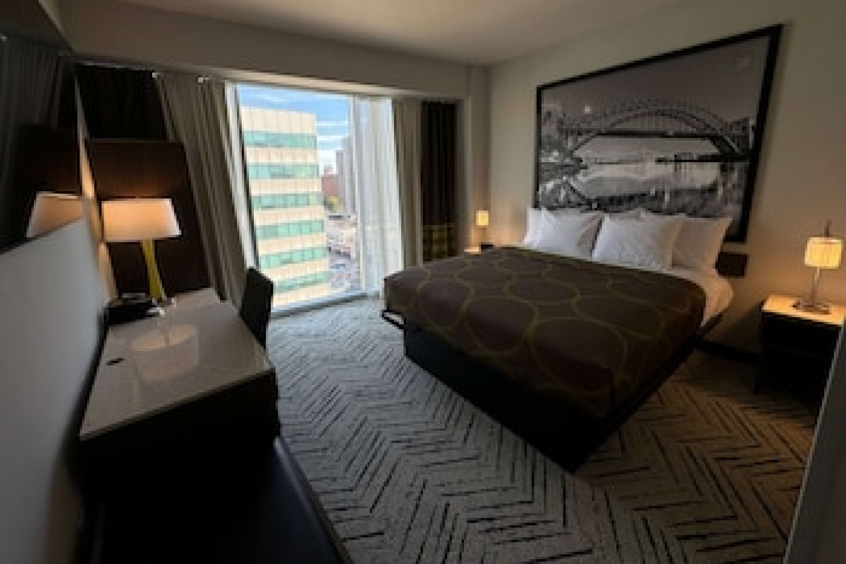 SUPER 8 BY WYNDHAM BRONX NEAR STADIUM