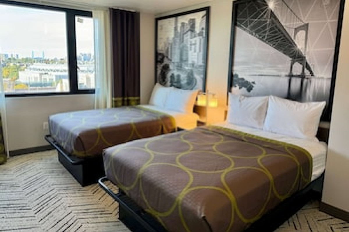 SUPER 8 BY WYNDHAM BRONX NEAR STADIUM