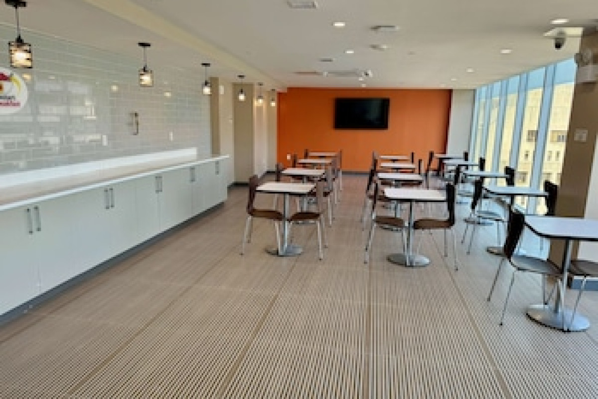SUPER 8 BY WYNDHAM BRONX NEAR STADIUM
