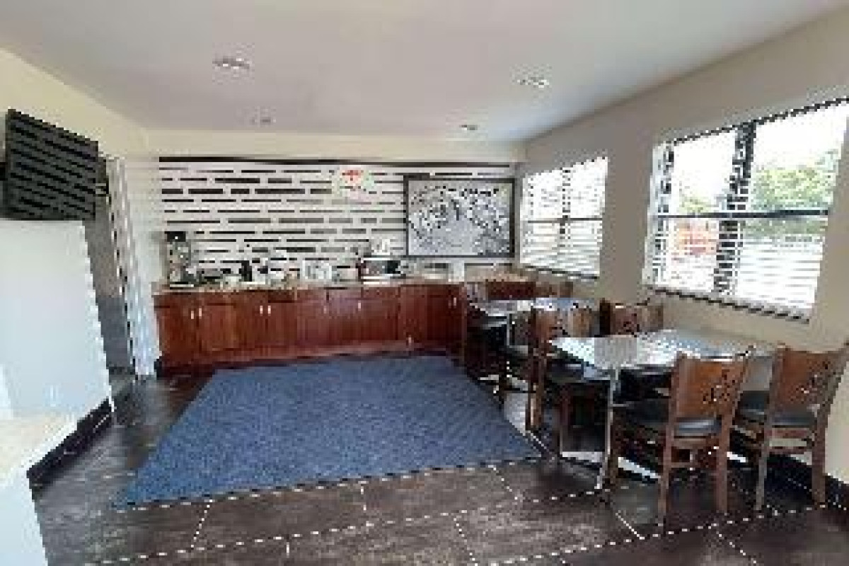 SUPER 8 BY WYNDHAM LINDENHURST