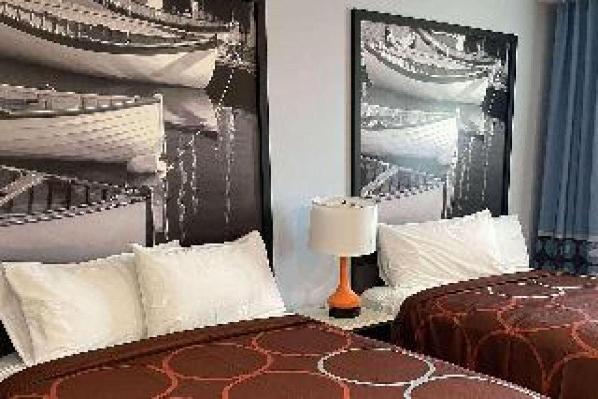SUPER 8 BY WYNDHAM LINDENHURST