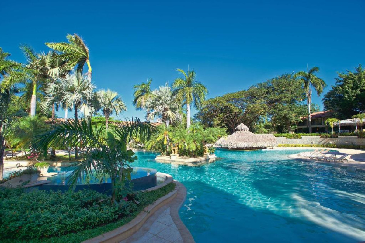 Tamarindo Diria Beach Resort