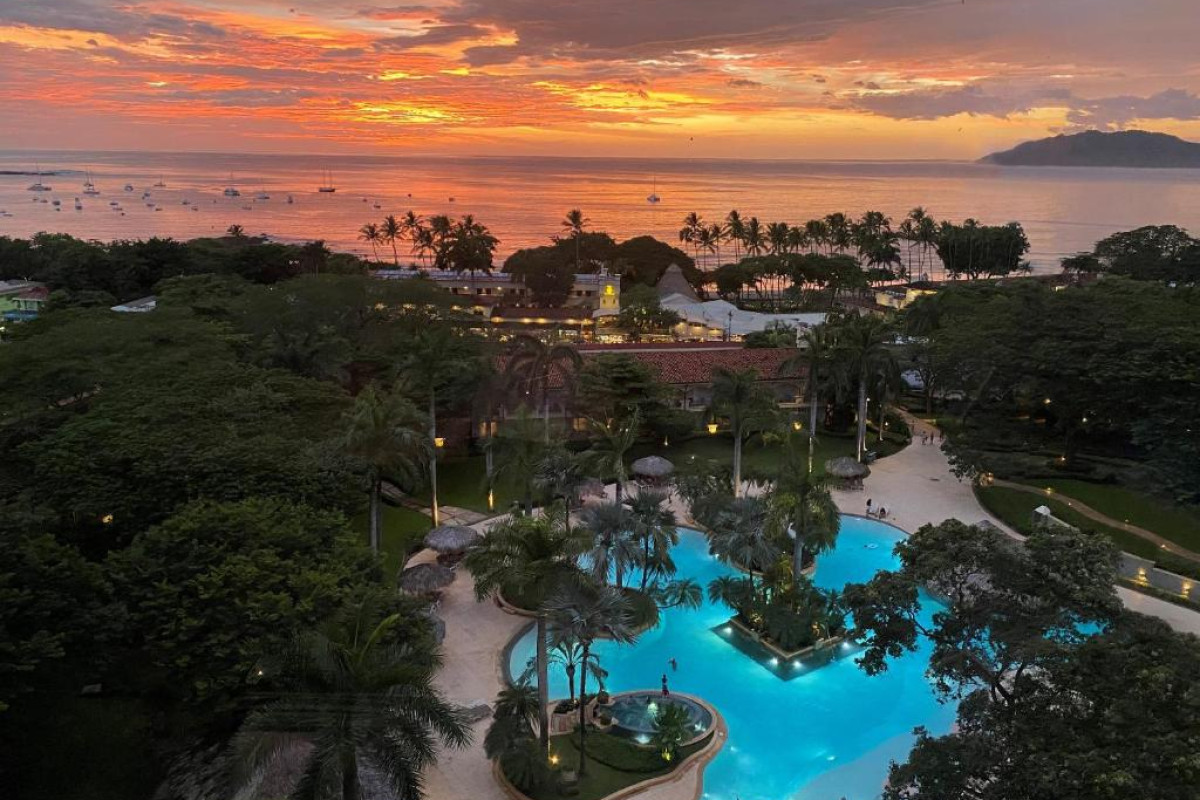 Tamarindo Diria Beach Resort