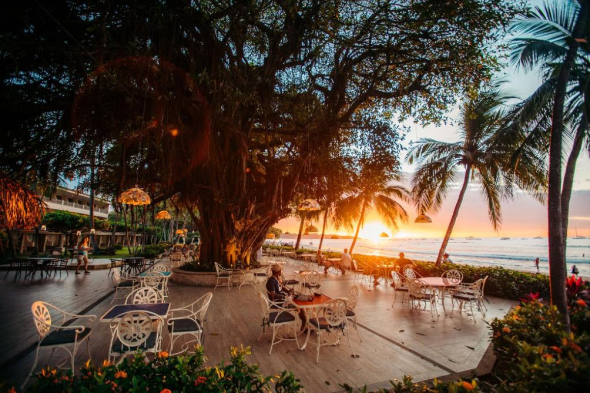 Tamarindo Diria Beach Resort