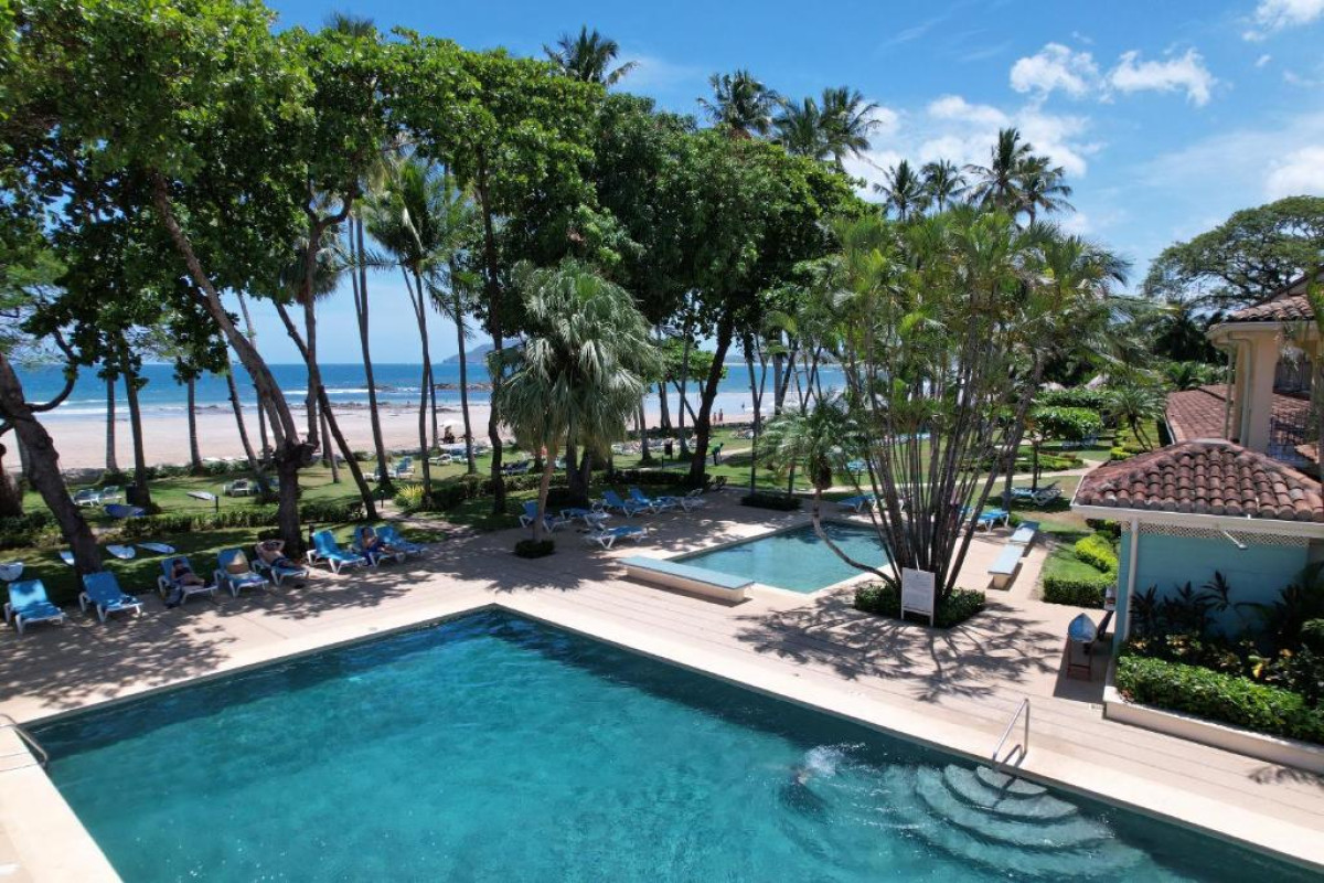 Tamarindo Diria Beach Resort