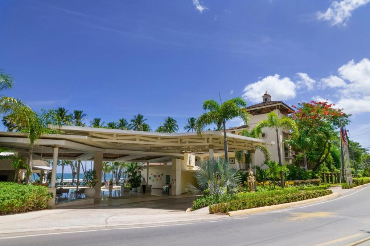 Tamarindo Diria Beach Resort