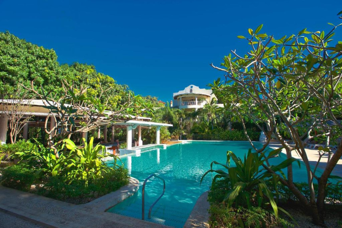 Tamarindo Diria Beach Resort