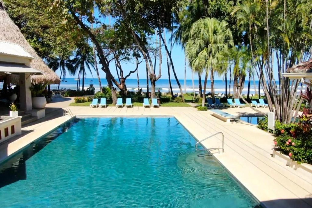 Tamarindo Diria Beach Resort