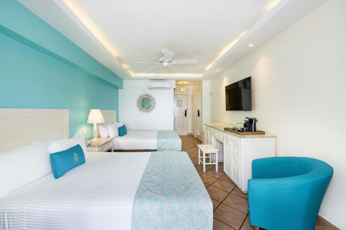 Tamarindo Diria Beach Resort