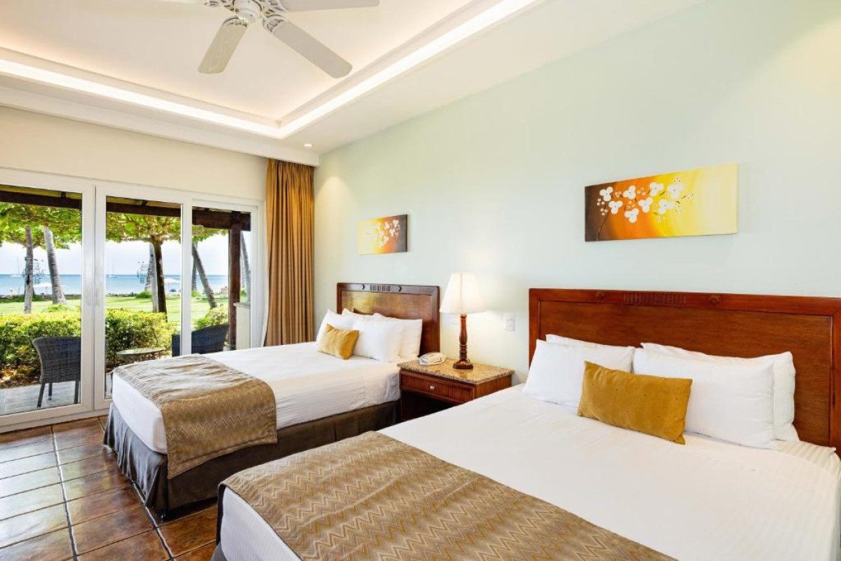 Tamarindo Diria Beach Resort