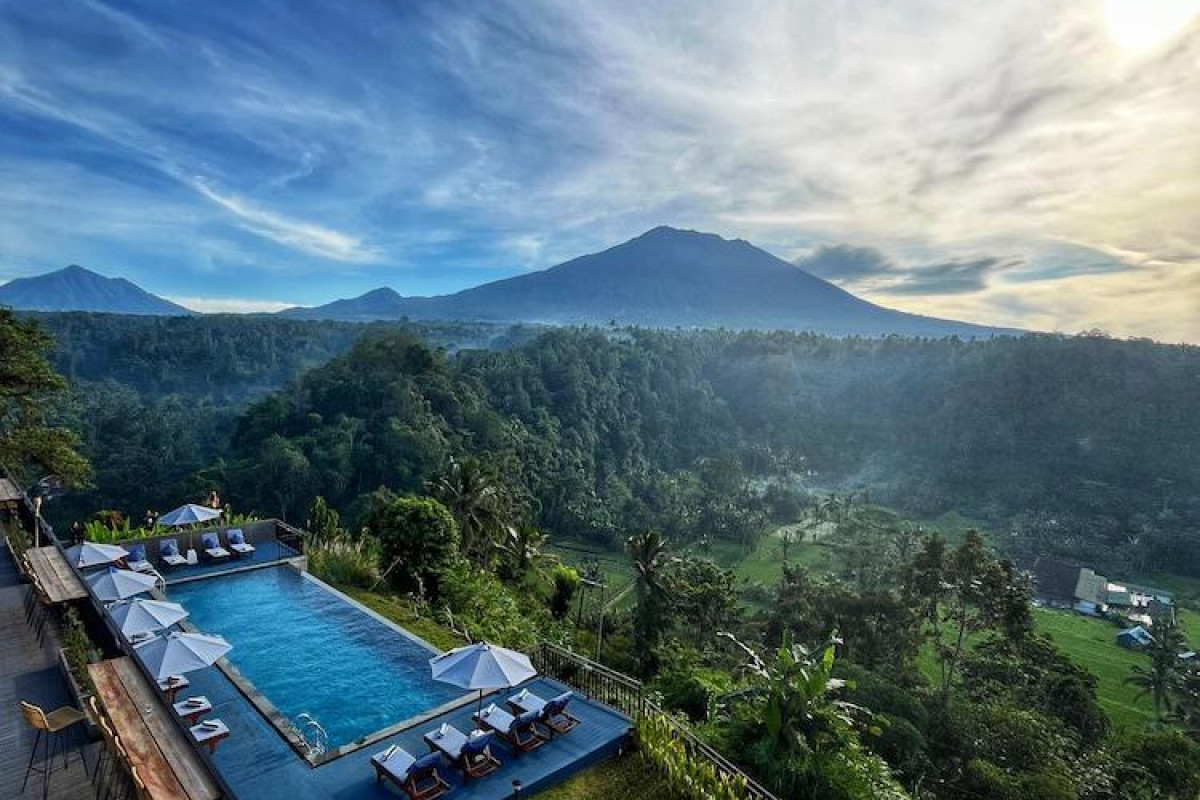Tapa Agung View