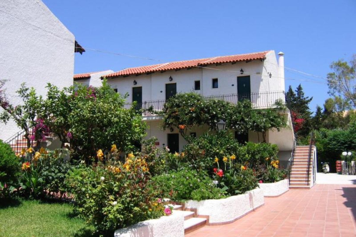 Tara Beach Hotel