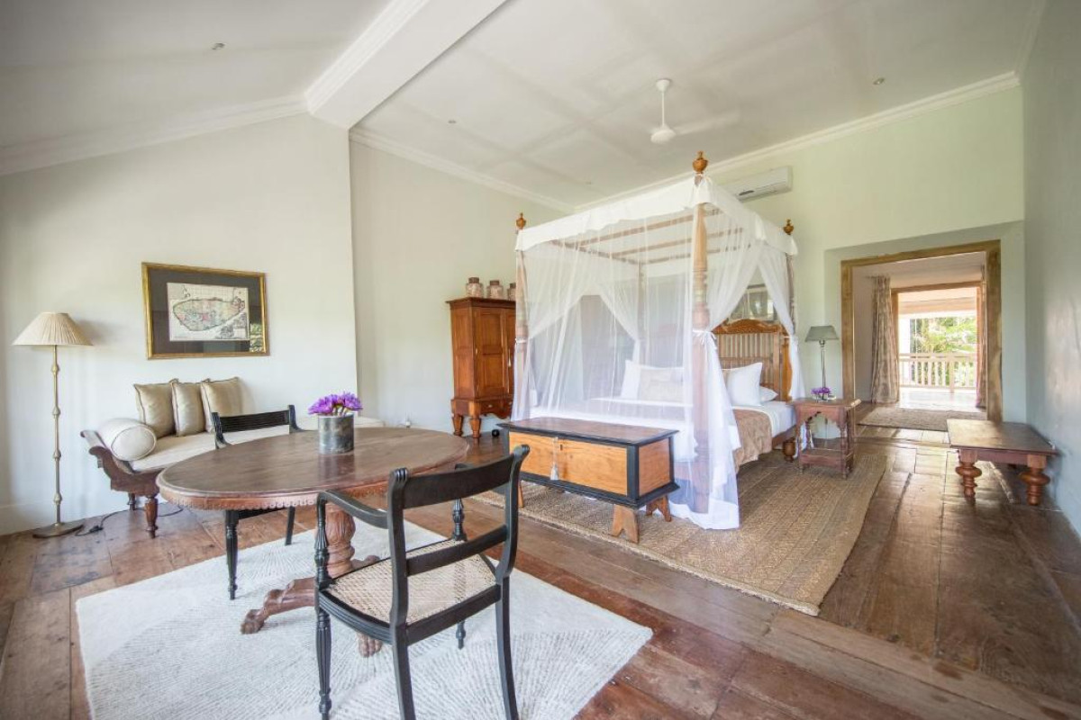 Taru Villas Rampart Street