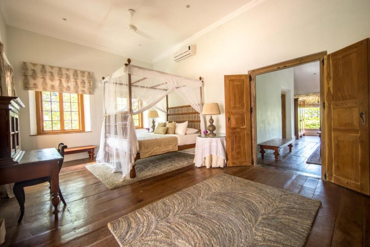 Taru Villas Rampart Street