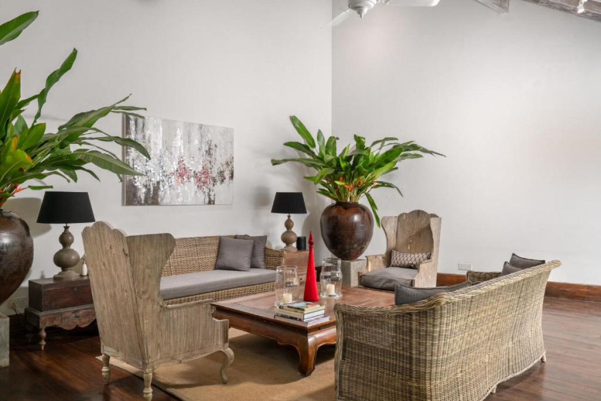 Taru Villas Rampart Street