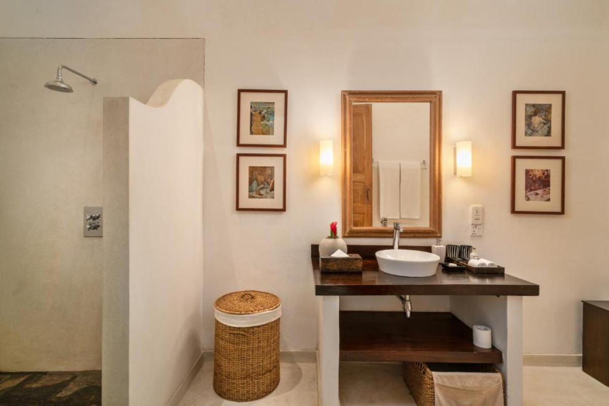 Taru Villas Rampart Street