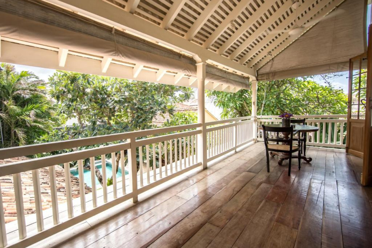 Taru Villas Rampart Street