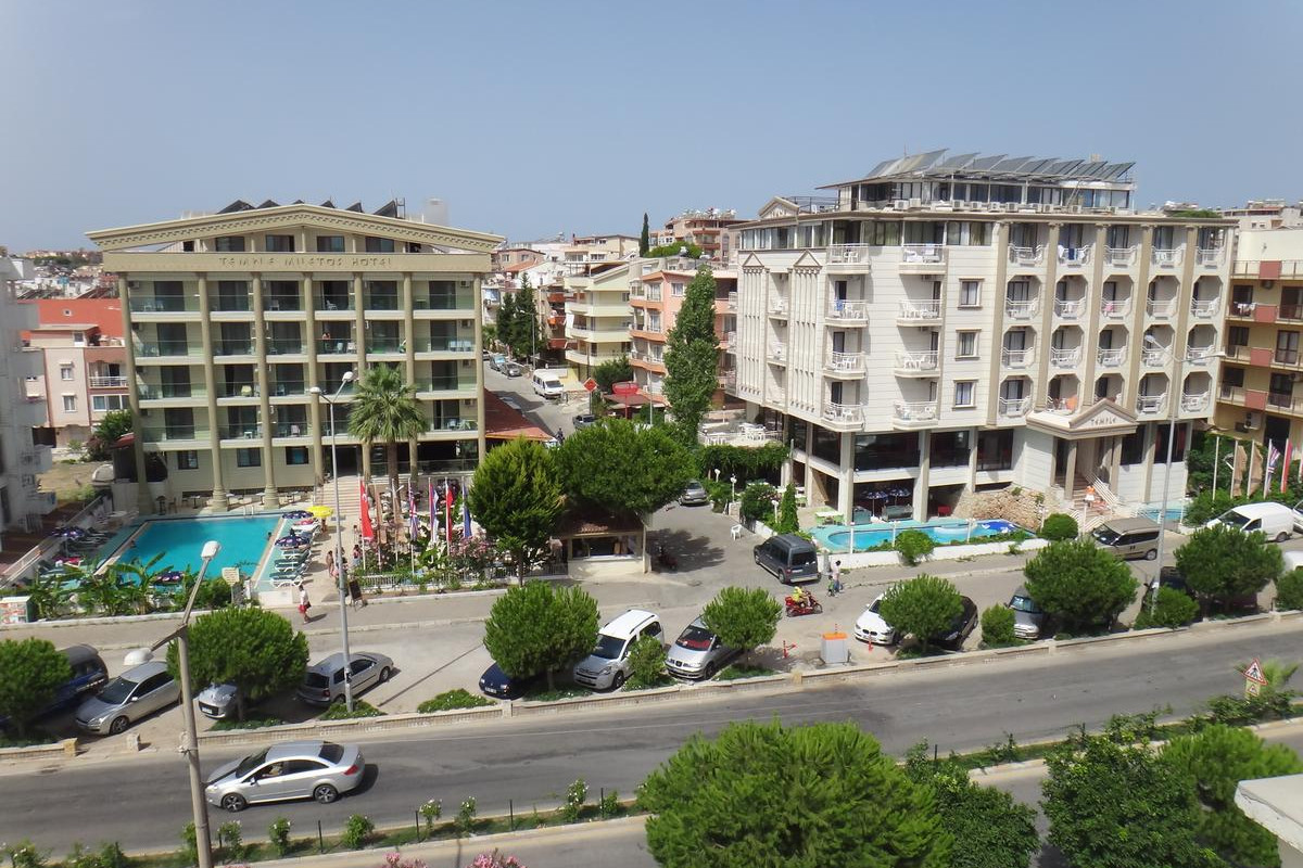 TEMPLE HOTEL