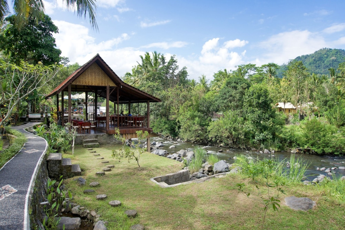 Tepi Sungai Guest House