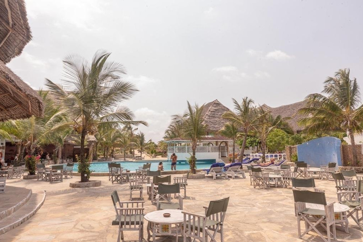 Jacaranda Beach Resort and Safari Tsavo Explorer RO