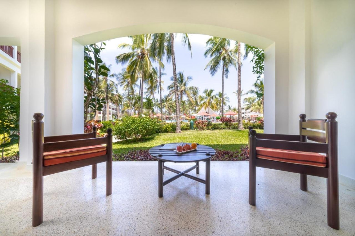Prideinn Paradise Beach Resort