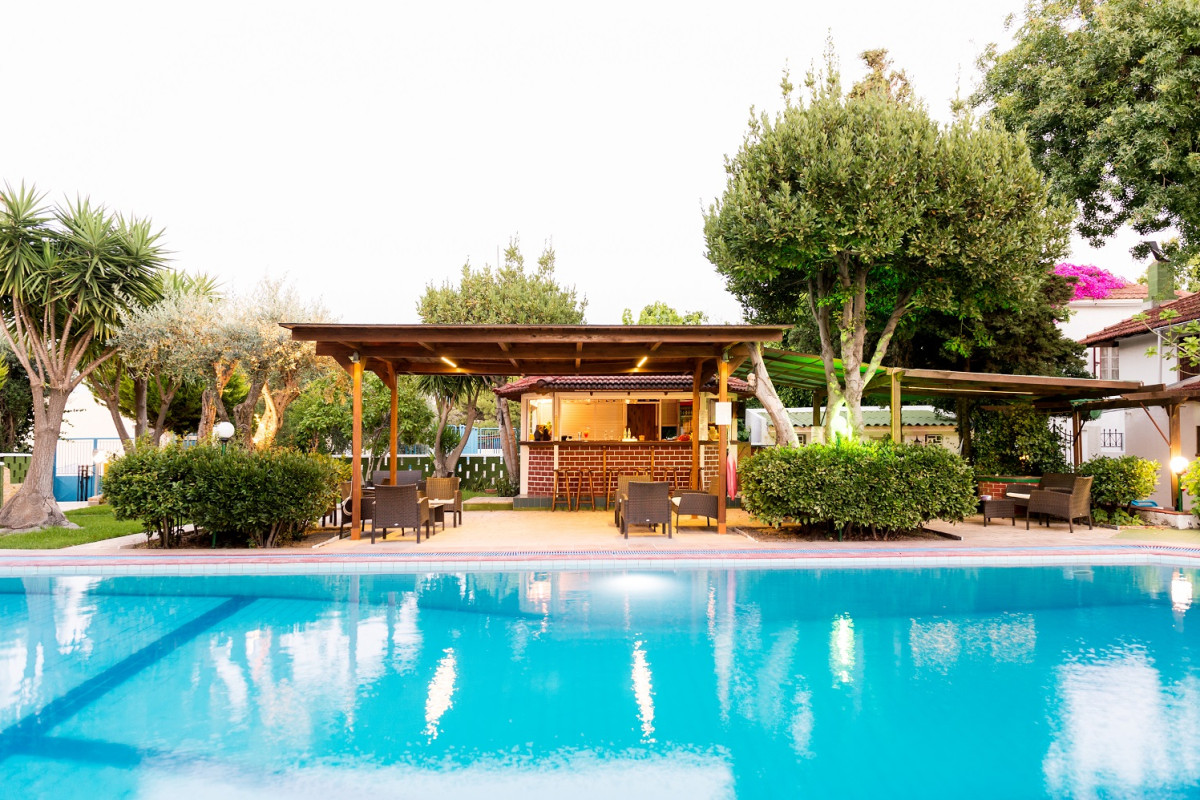 TERINIKOS SUNNY GARDEN HOTEL