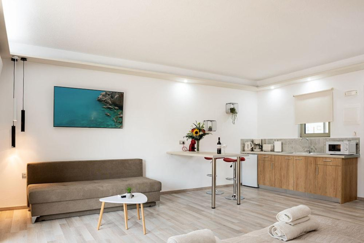 Terinikos Sunny Garden Hotel & Junior Suites