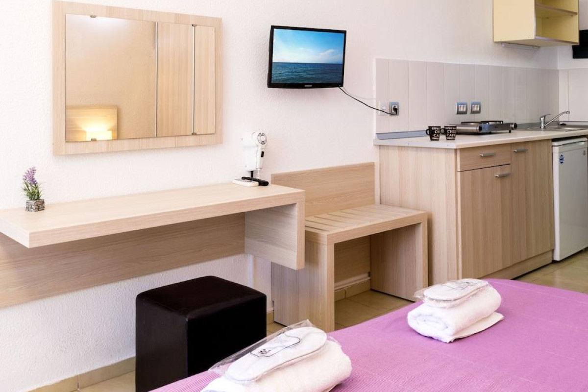 Terinikos Sunny Garden Hotel & Junior Suites