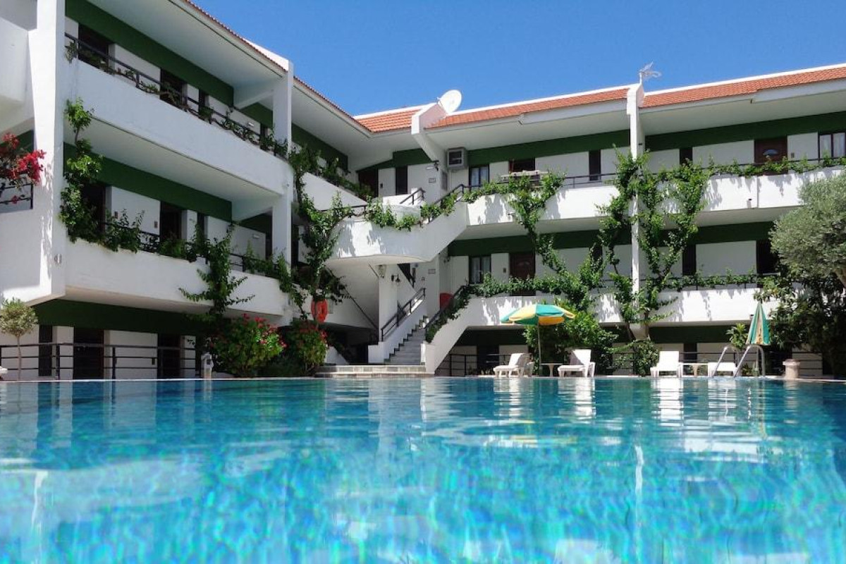 Terinikos Sunny Garden Hotel & Junior Suites