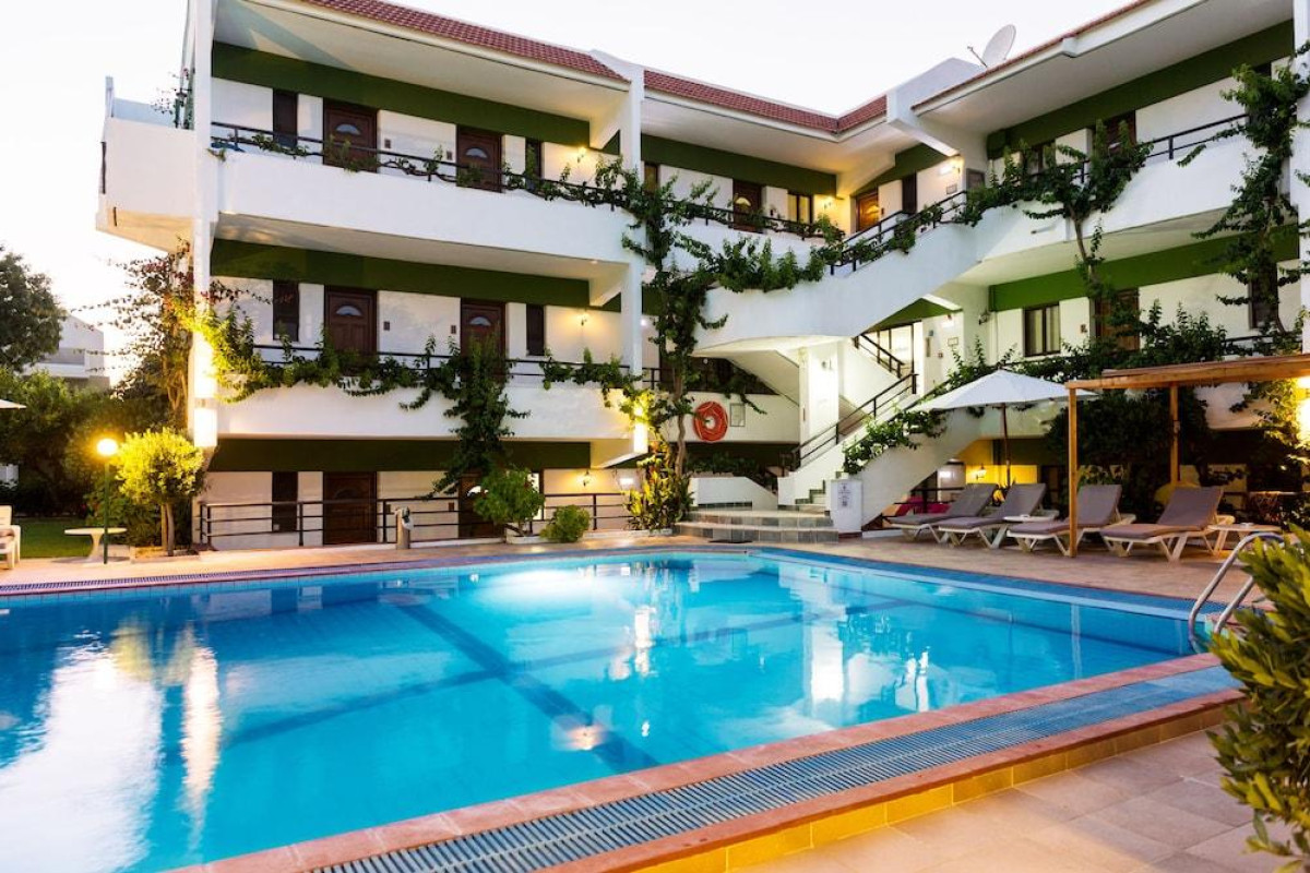 Terinikos Sunny Garden Hotel & Junior Suites