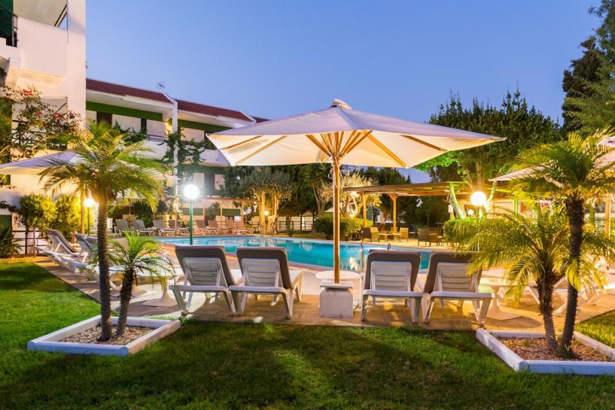 Terinikos Sunny Garden Hotel & Junior Suites