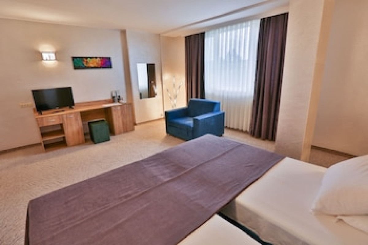 TERRA EUROPE BRONTES HOTEL