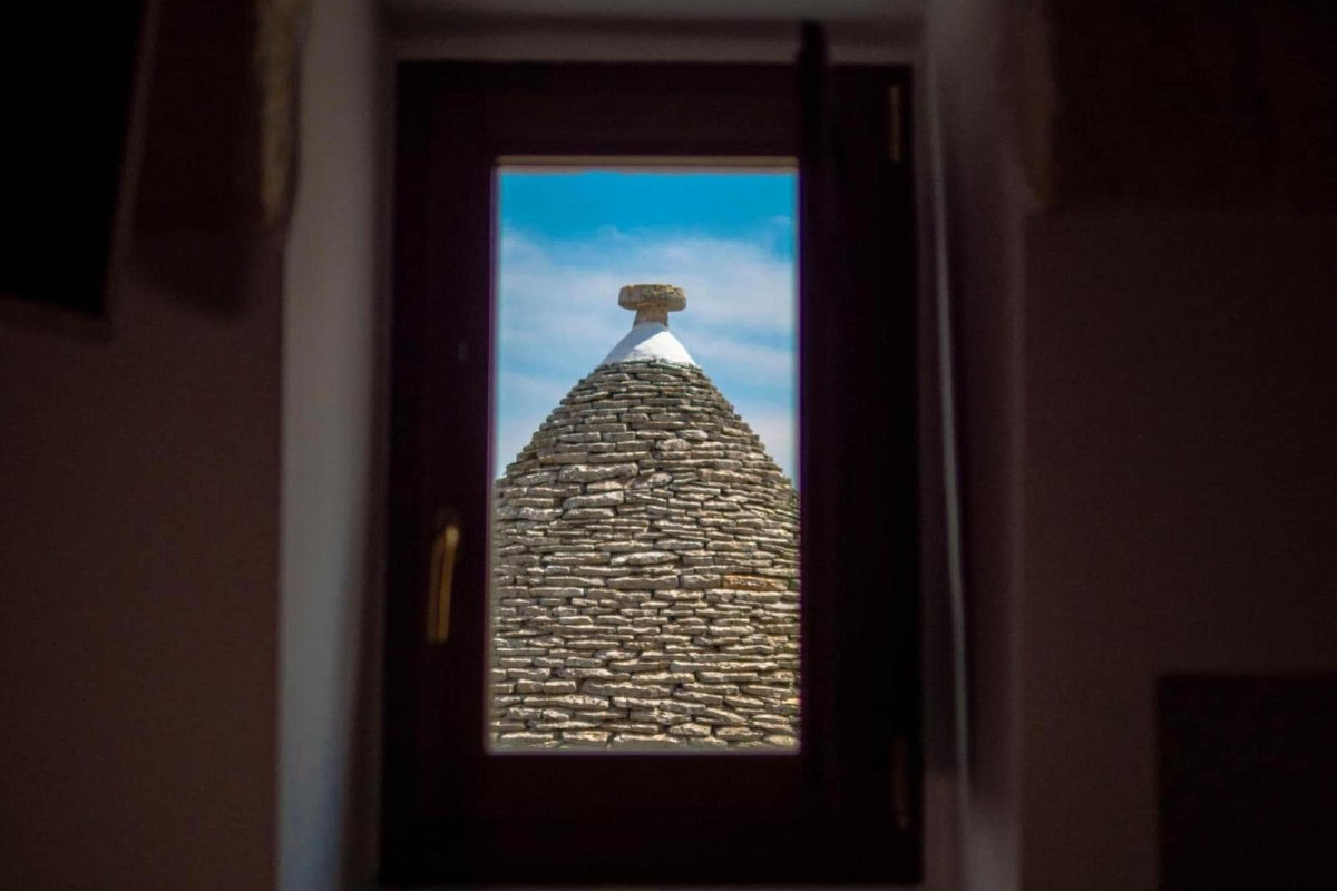 TERRAZZA SUI TRULLI (BARI PROVINCE, 56 KM FROM BARI CITY)