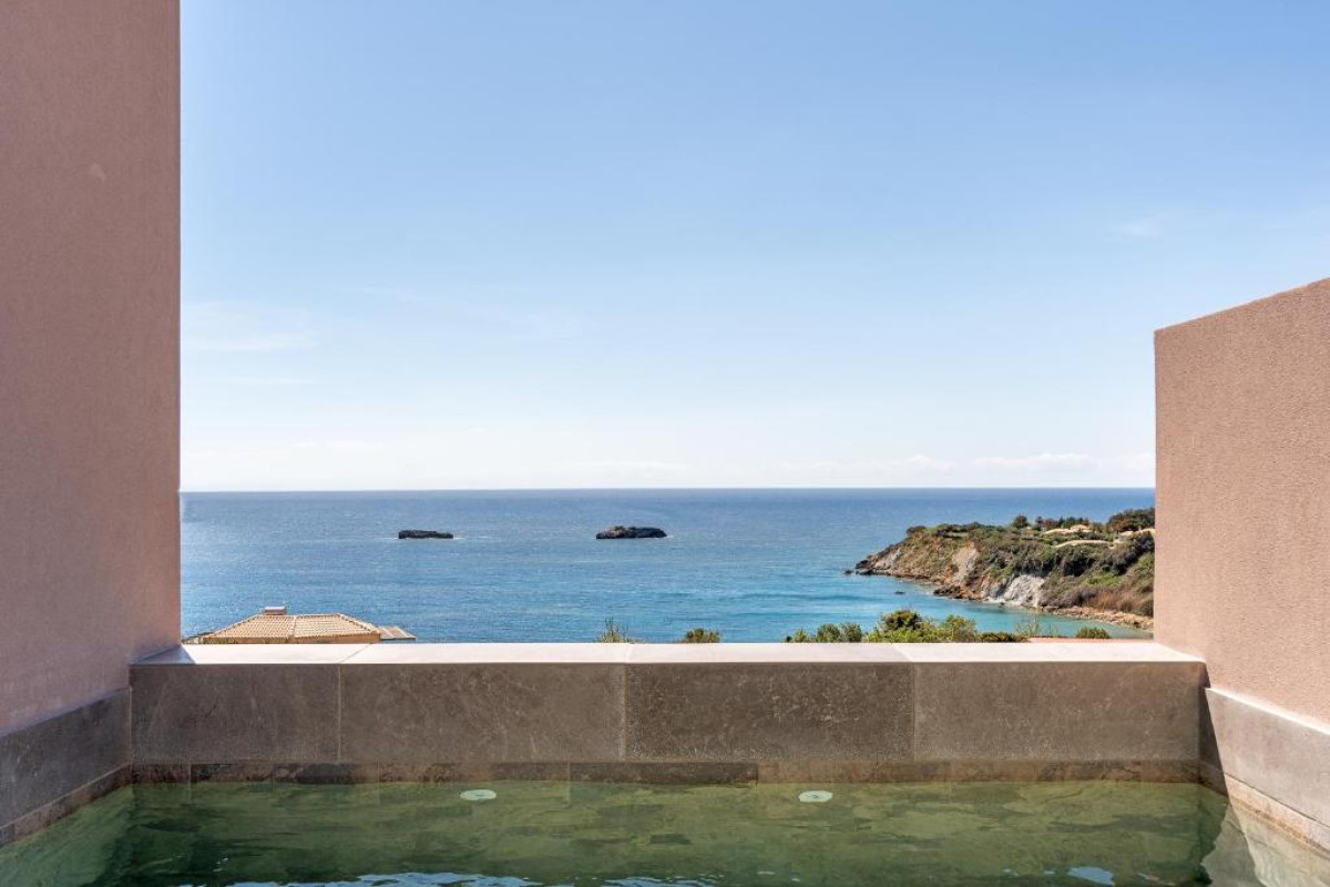 Tetra Resort  Spa