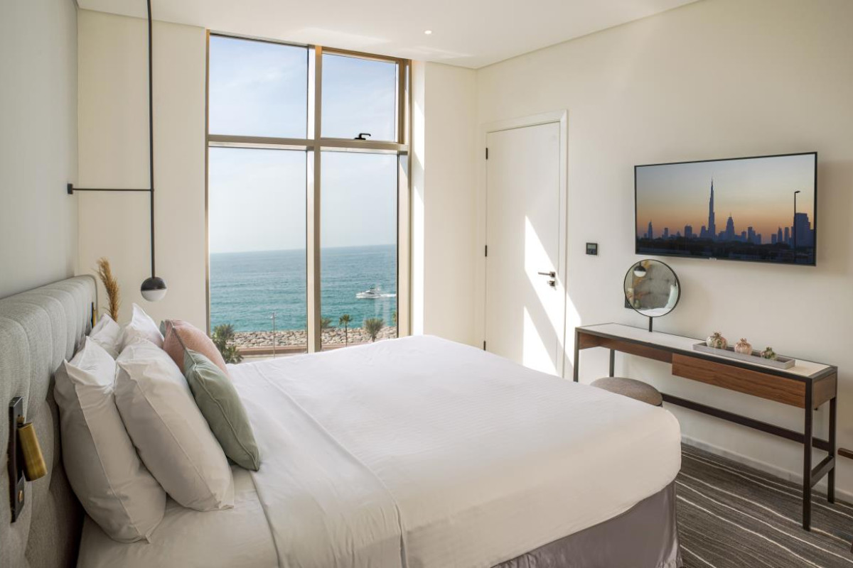 Th8 Palm Dubai Beach Resort Vignette Collection