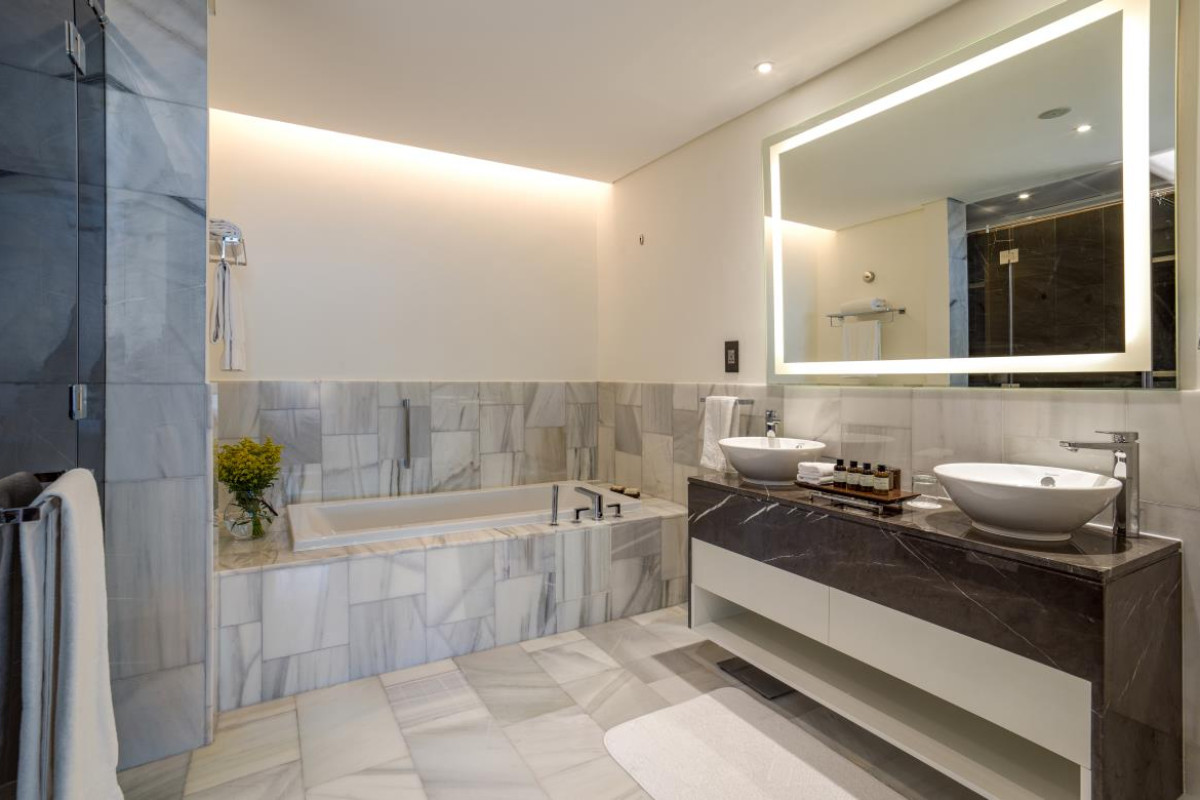 Th8 Palm Dubai Beach Resort Vignette Collection