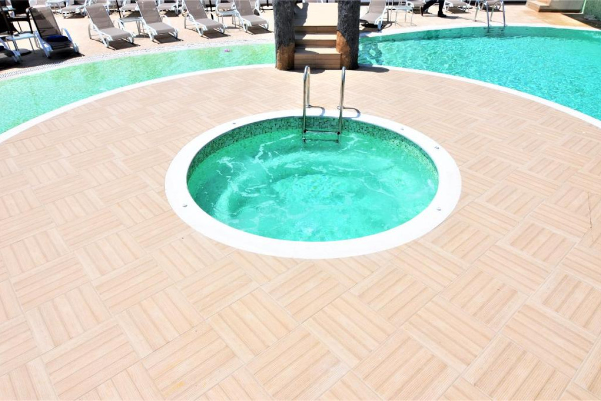 Grand Beach Hotel(DE STERS)