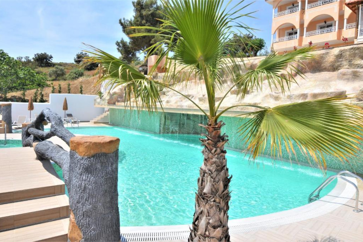 Grand Beach Hotel(DE STERS)