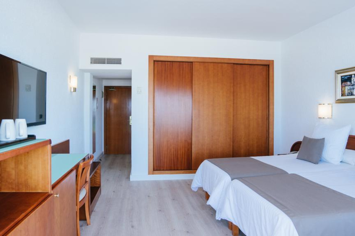 THB El Cid - Adults Only